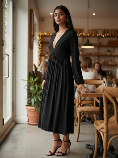 Liza Black Classic Dress - Notch Above